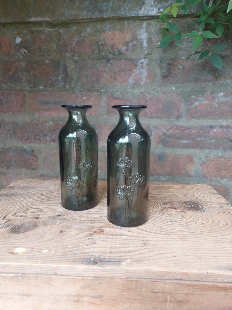 green vase for wedding hire in fife Scotland